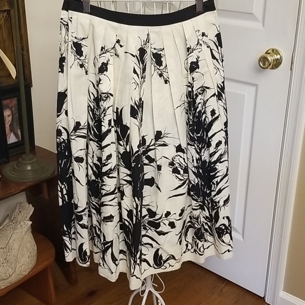 Such a pretty skirt